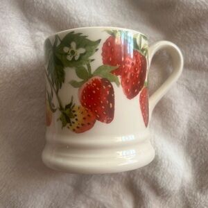 Emma Bridgewater Strawberry half pint mug